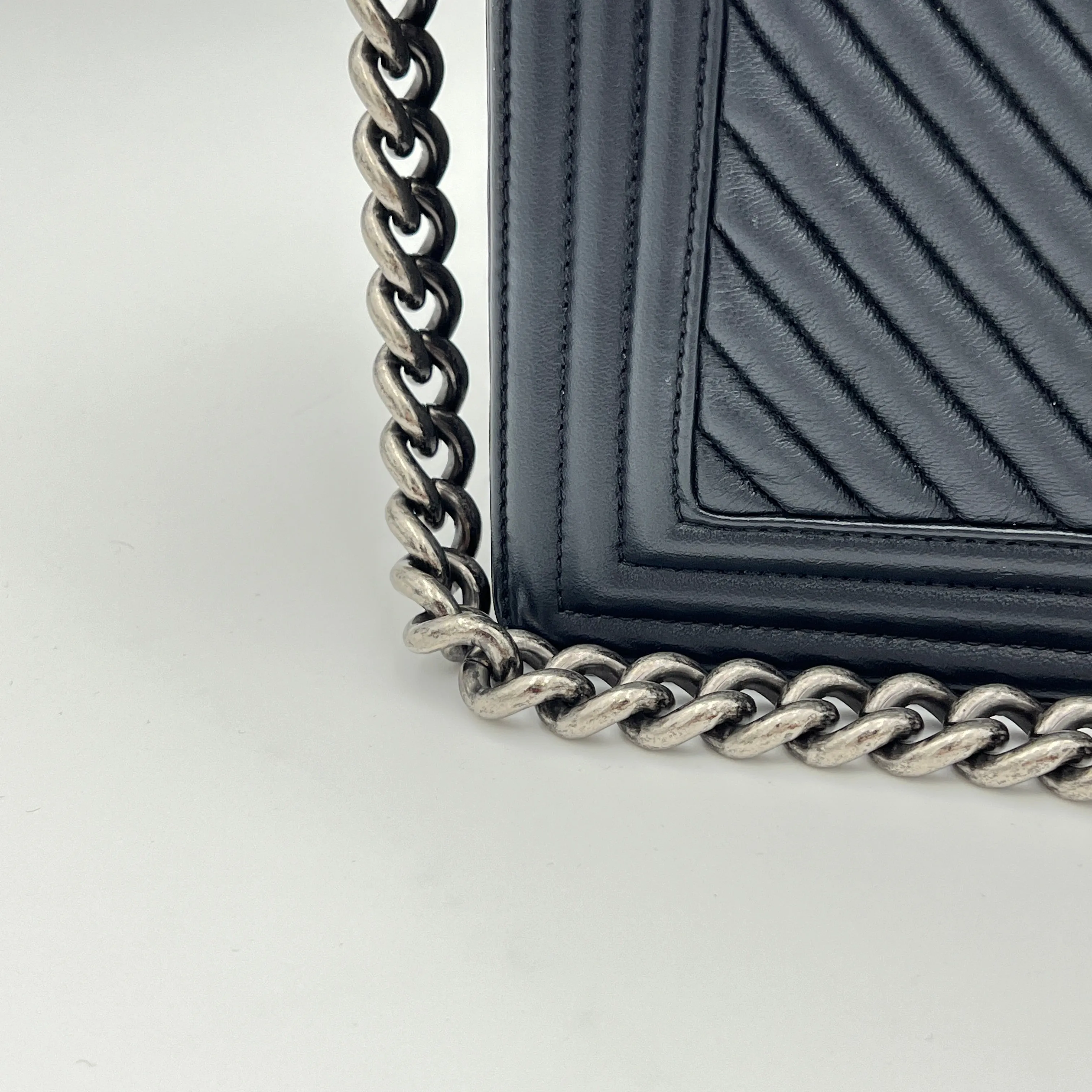 Boy Chevron New Medium Navy Shoulder Bag in Calfskin, Ruthenium hardware