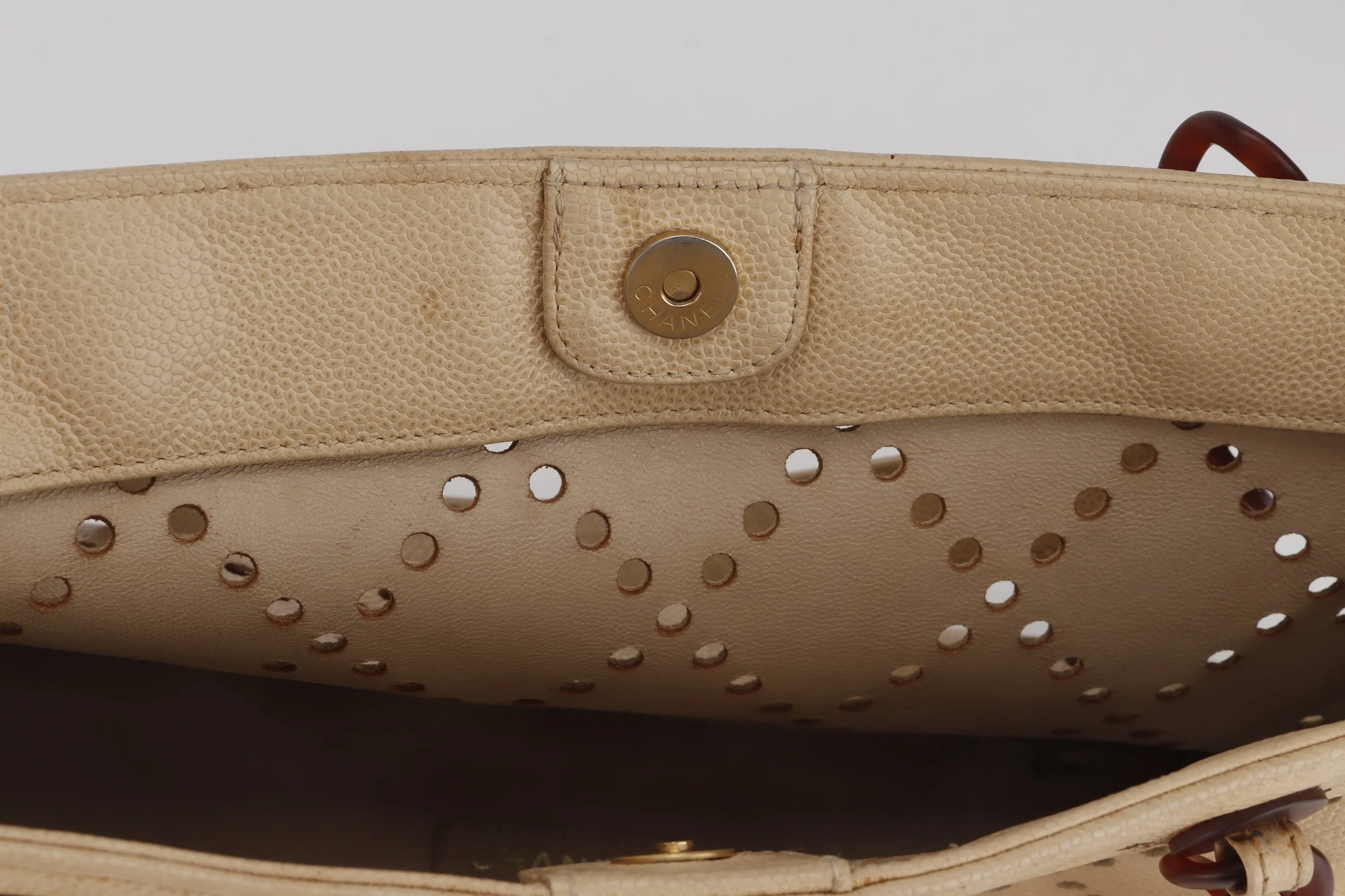 CHANEL TOTE BAG (875xxxx) BEIGE CAVIAR LEATHER, BROWN RESIN, GOLD HARDWARE, NO CARD & DUST COVER