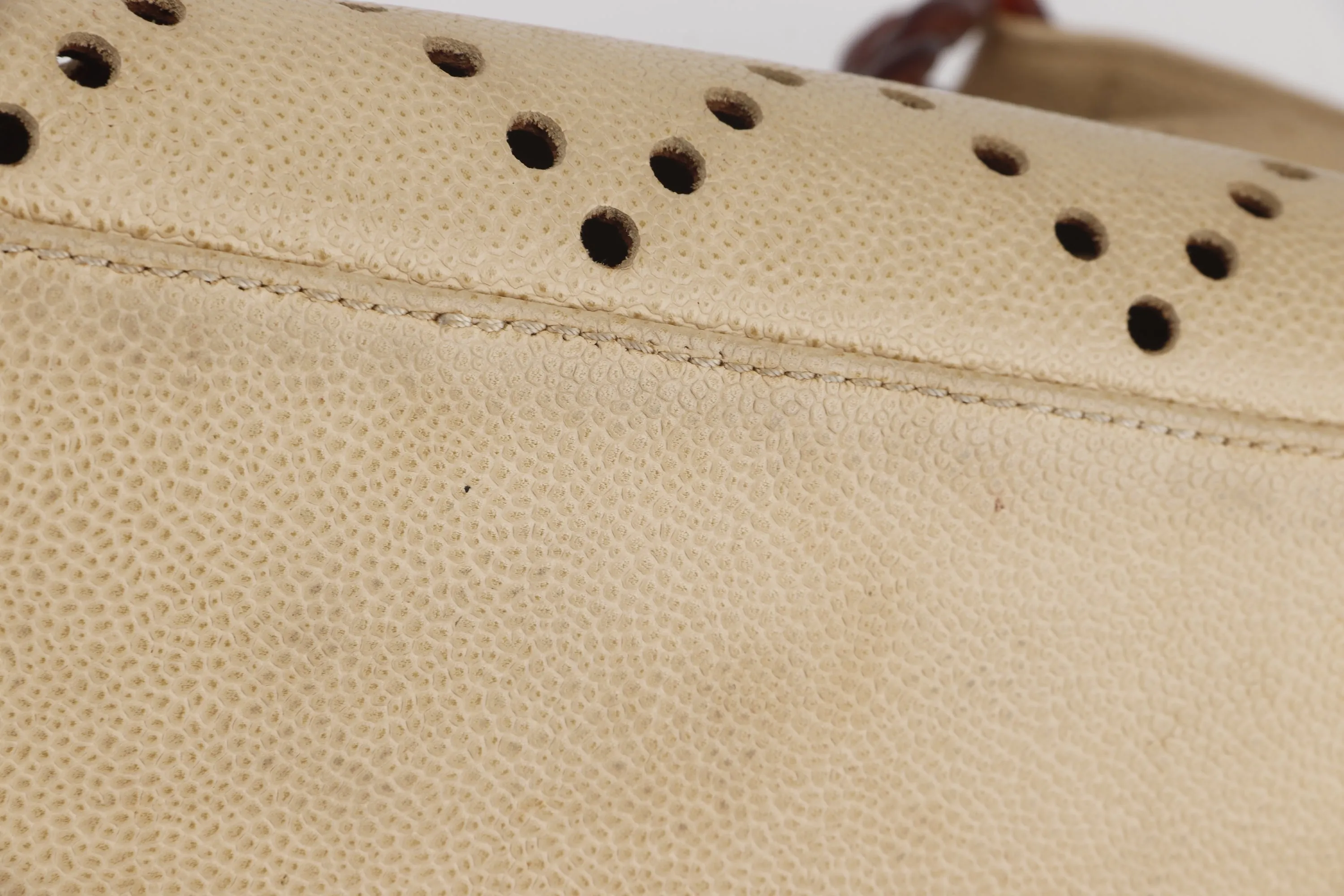 CHANEL TOTE BAG (875xxxx) BEIGE CAVIAR LEATHER, BROWN RESIN, GOLD HARDWARE, NO CARD & DUST COVER
