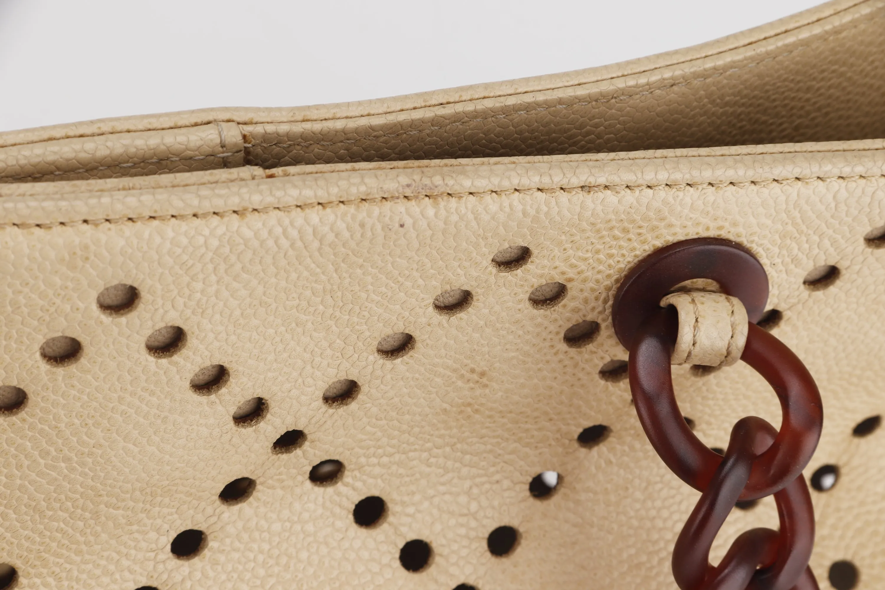 CHANEL TOTE BAG (875xxxx) BEIGE CAVIAR LEATHER, BROWN RESIN, GOLD HARDWARE, NO CARD & DUST COVER