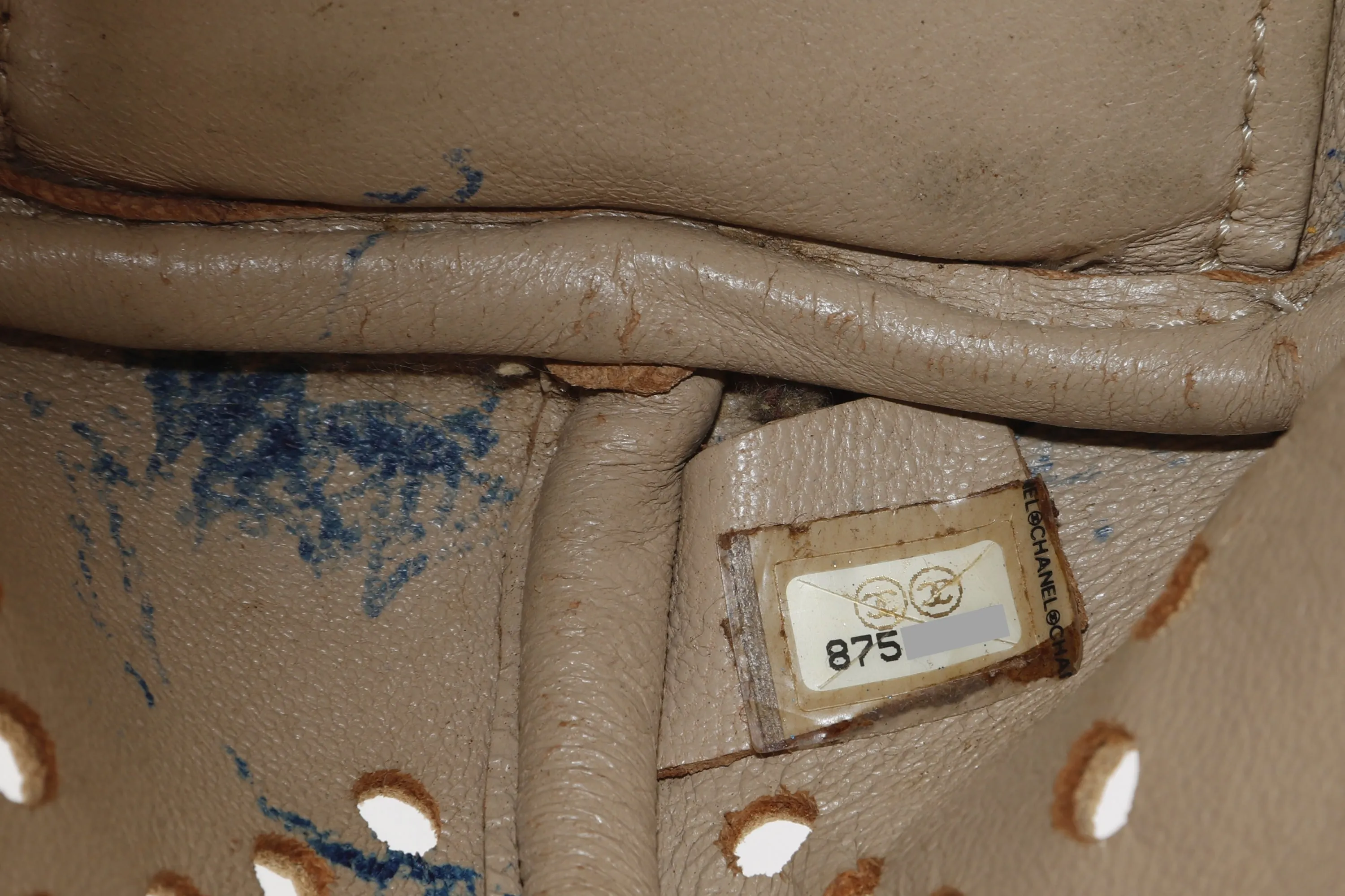 CHANEL TOTE BAG (875xxxx) BEIGE CAVIAR LEATHER, BROWN RESIN, GOLD HARDWARE, NO CARD & DUST COVER