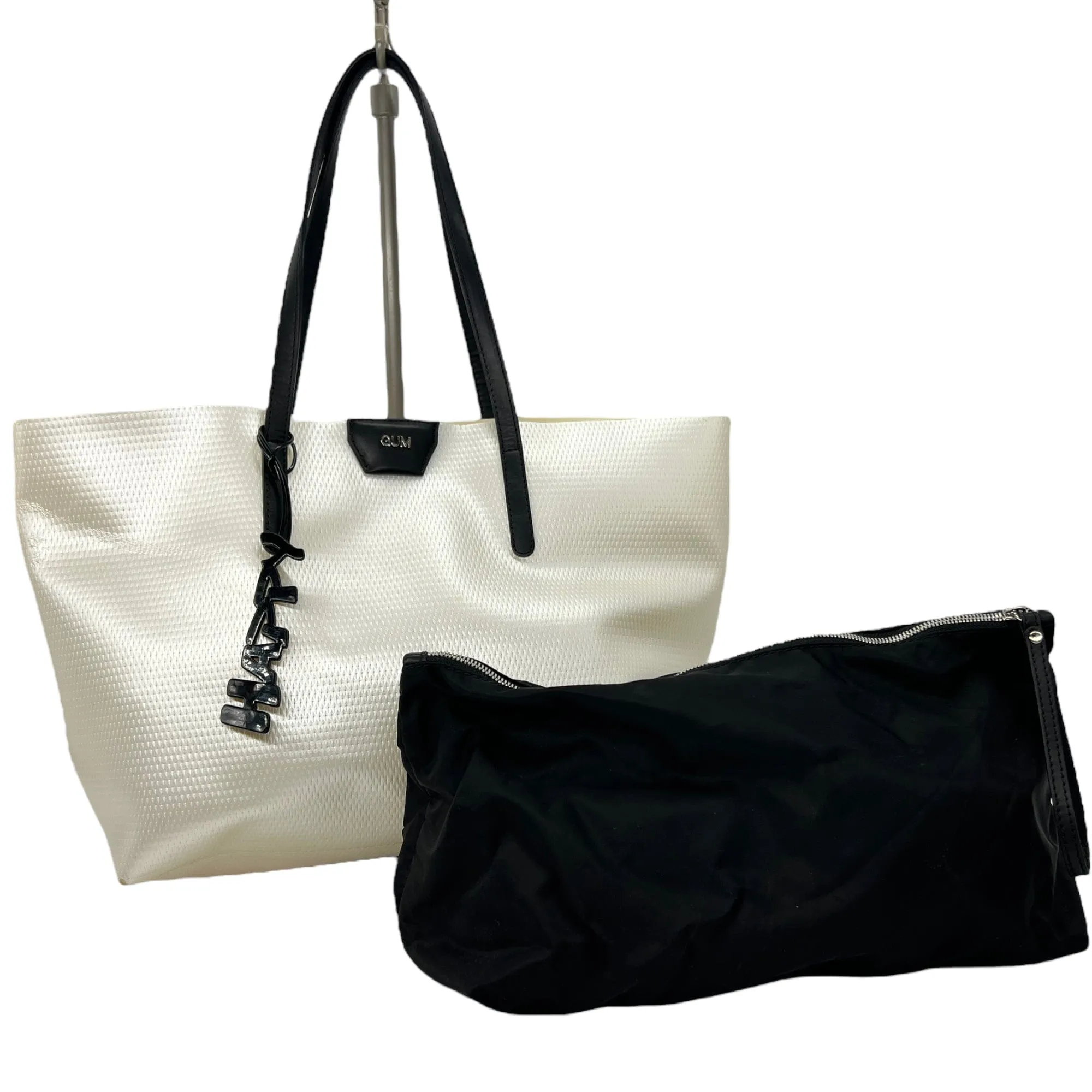 GUM by GIANNI CHIARINI DESIGN Tote with "Happy" Charm - White