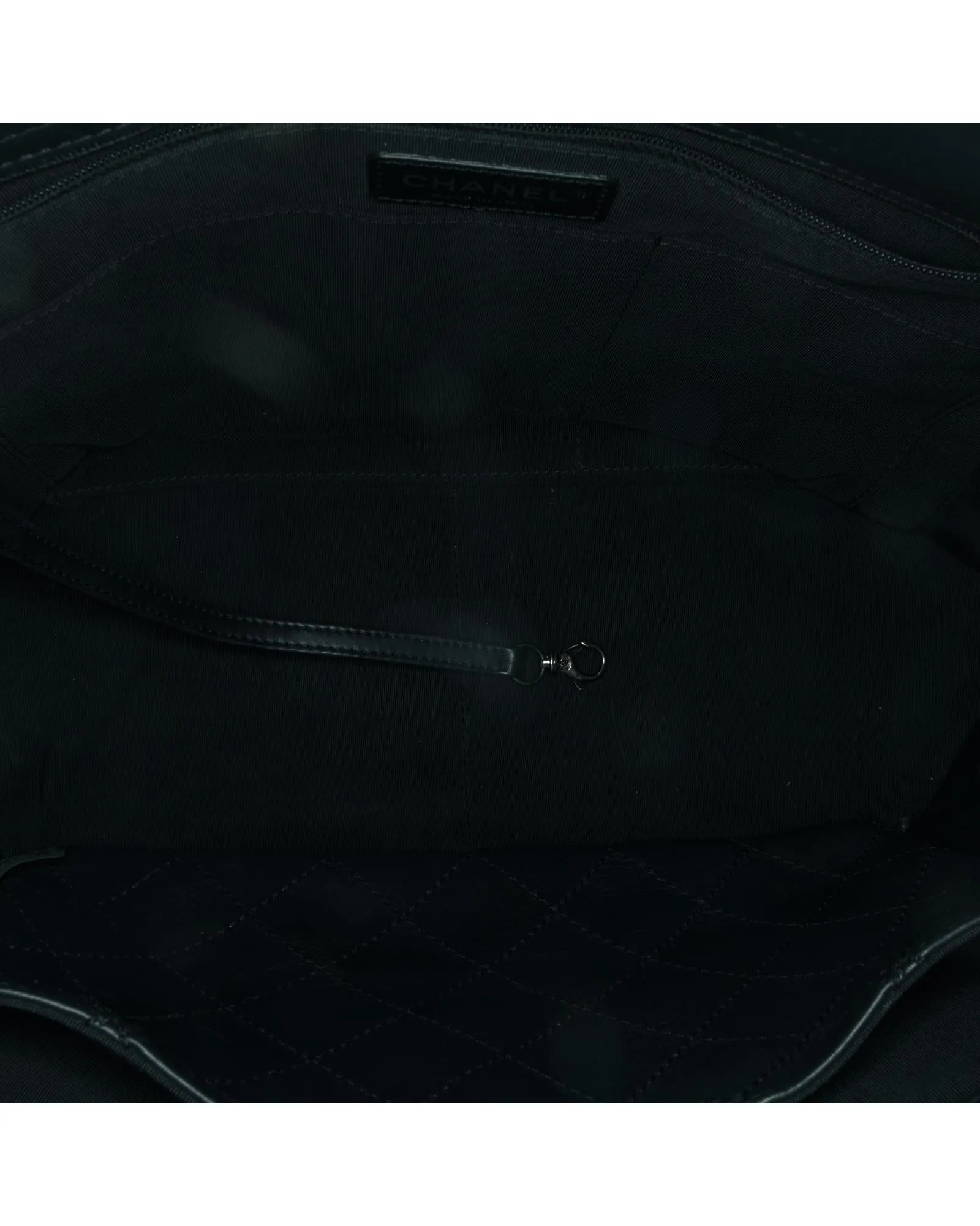 Medium Stitched Calfskin Pocket Zipped Chain Tote with Leather Shoulder Guard