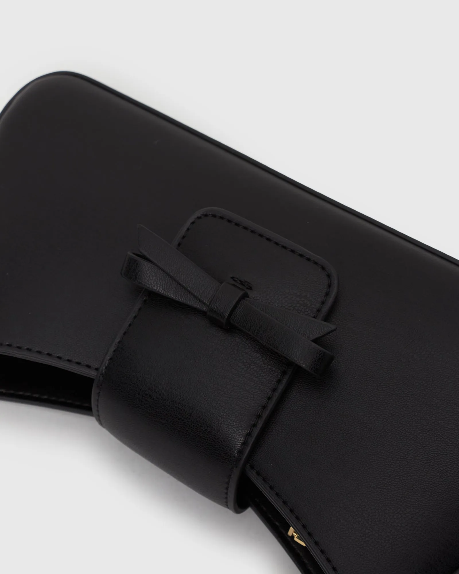 Elegant Vienna Bow-Embellished Baguette Bag