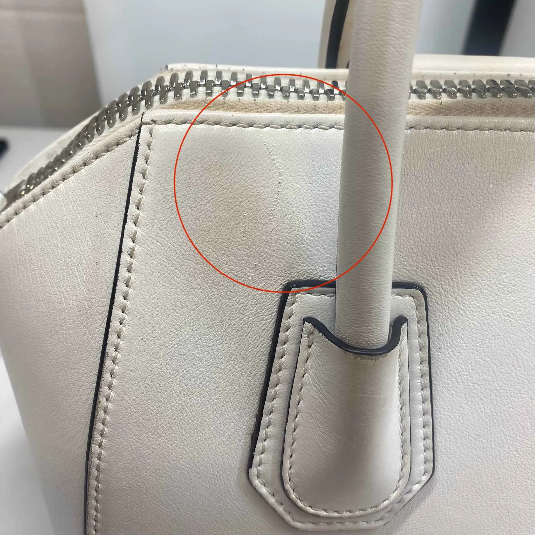 Women's Signature Antigona Handbag White