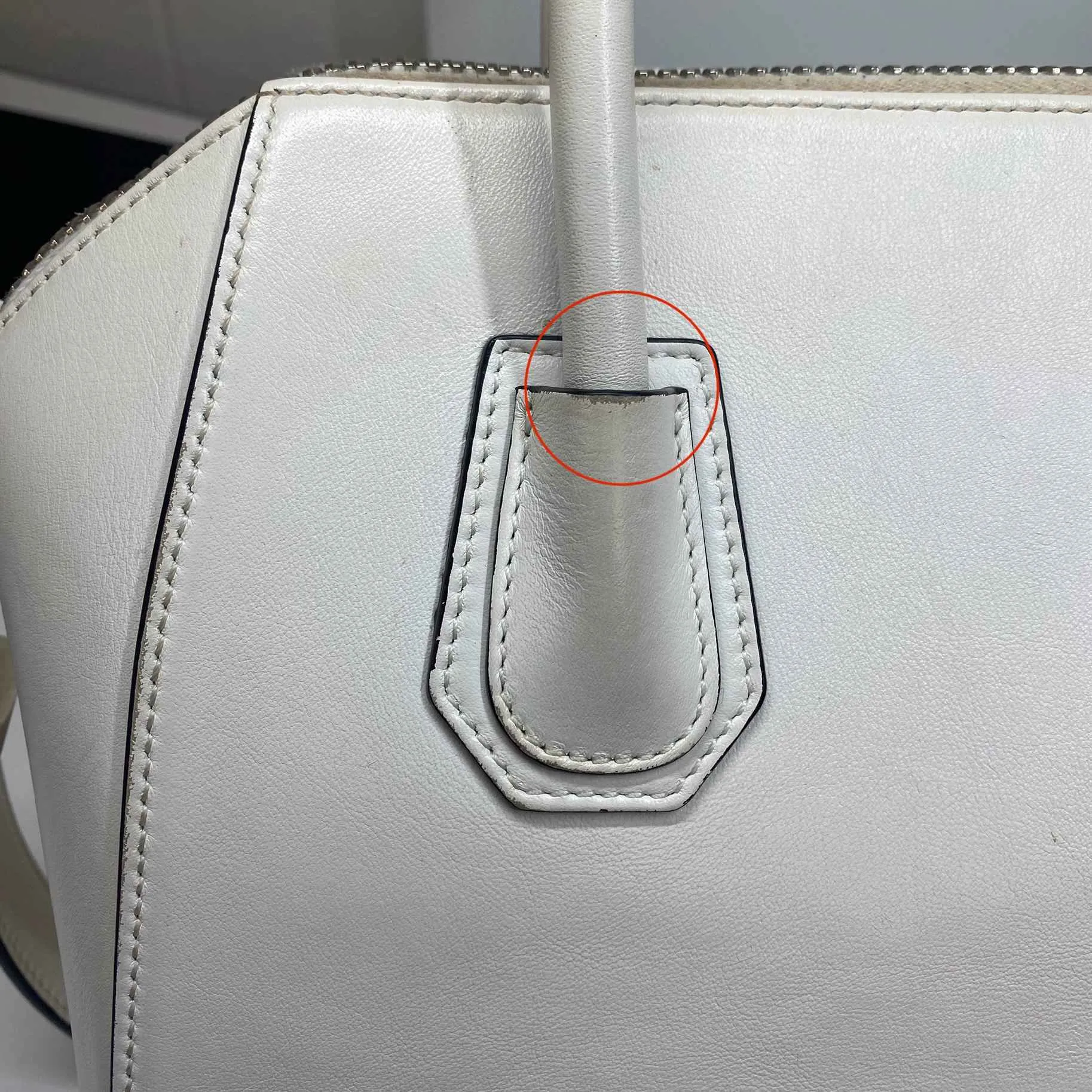 Women's Signature Antigona Handbag White